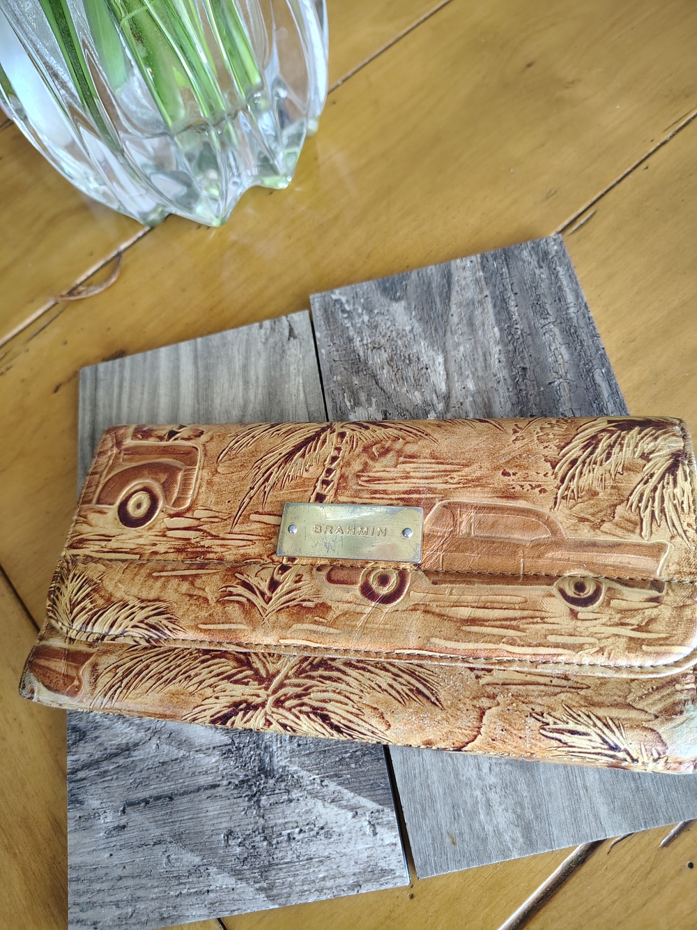Brahmin Tan Embossed Leather Wallet with Gold Plate - Picture 2 of 8